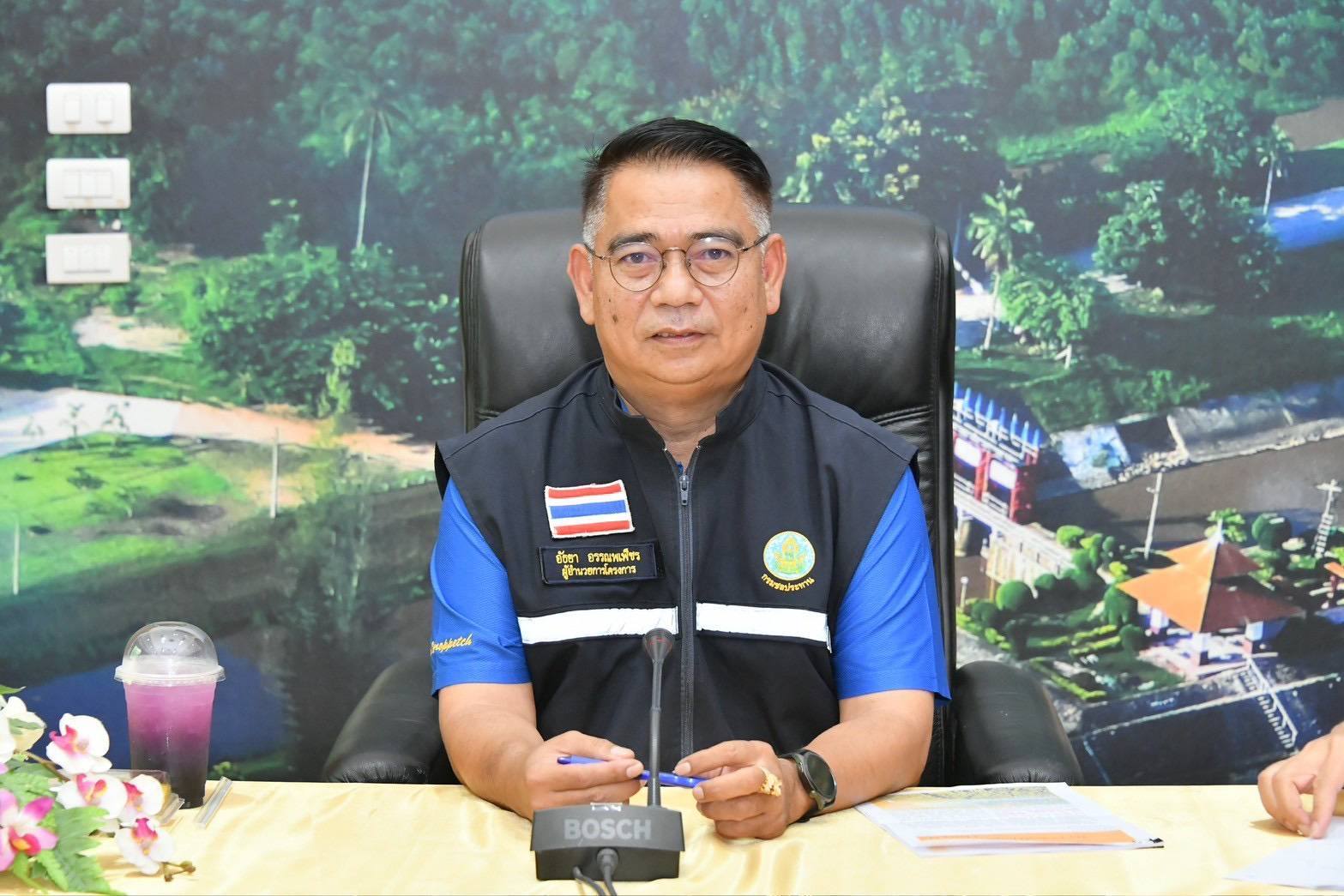 เขื่อนแม่งัดฯ เก็บน้ำแล้ว 100% ปริมาณน้ำอยู่ที่ 265.194 ล้าน ลบ.ม. ผอ.เขื่อน เผยเขื่อนจุน้ำสูงสุดได้ที่ 110% ยังรับน้ำไปอีกราว 27.806 ล้าน ลบ.ม. ช่วงท้ายฤดูคาดว่าฝนน้อยมากแล้วเก็บน้ำให้เพิ่มได้อีกมากที่สุด คาดสิ้นฤดูฝน 1 พ.ย. เขื่อนจะมีน้ำราว 270-280 ล้าน