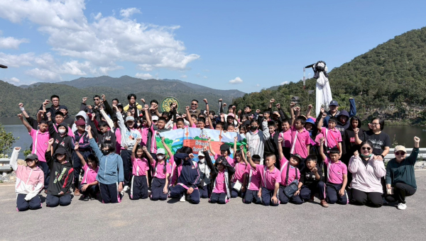 โครงการส่งน้ำและบำรุงรักษาแม่แฝก-แม่งัดสมบูรณ์ชล  ต้อนรับคณะครูและนักเรียนโรงเรียนบ้านพระนอน ทัศนศึกษาแหล่งเรียนรู้เขื่อนแม่งัดสมบูรณ์ชลและเยี่ยมชมทางเดินศึกษาข้อมูลทางชลศาสตร์ SKY WALK 