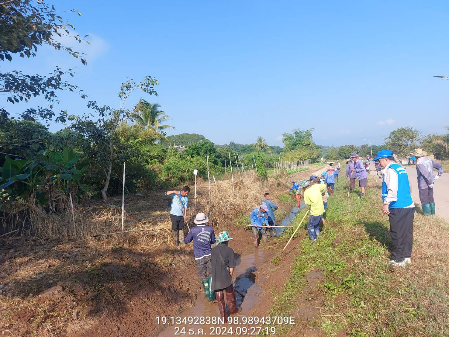 โครงการส่งน้ำและบำรุงรักษาแม่แฝก-แม่งัดสมบูรณ์ชล ร่วมกับกลุ่มผู้ใช้น้ำ กลุ่มผู้ใช้น้ำบ้านเป้า-อินทขิลพัฒนา และกลุ่มผู้ใช้น้ำช่อแล-แม่หอพระสามัคคี  ทำการขุดลอกและบำรุงรักษาระบบชลประทาน คลองส่งน้ำในเขตพื้นที่ฝ่ายส่งน้ำและบำรุงรักษาที่ ๓